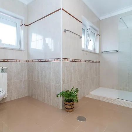 Alojamento de Acomodação e Pequeno-almoço Surfinn Figueira Da Foz